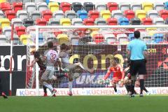 2. Bundesliga - Fußball - Fortuna Düsseldorf - FC Ingolstadt 04 - Torwart Örjan Haskjard Nyland (1, FCI) bekommt das 2:0 durch Robin Bormuth (32 Fortuna) Tor Jubel