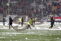 2. Bundesliga - 1. FC Kaiserslautern - FC Ingolstadt 04 - Schneeräumen, alle helfen mit