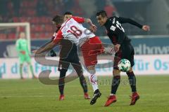 2. Bundesliga - Fußball - Jahn Regensburg - FC Ingolstadt 04 - Marvin Knoll (10 Jahn) Darío Lezcano (11, FCI)