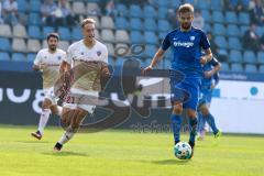 2. BL - Saison 2017/2018 - VFL Bochum - FC Ingolstadt 04 - Tobias Schröck (#21 FCI) - Lukas Hinterseer (#16 Bochum) - Foto: Meyer Jürgen