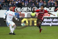 2. Bundesliga - Fußball - Holstein Kiel - FC Ingolstadt 04 - Torwart Kenneth Kronholm (18 Kiel) Darío Lezcano (11, FCI) zu spät