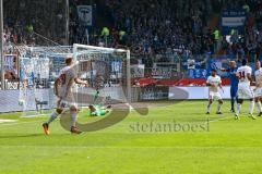 2. BL - Saison 2017/2018 - VFL Bochum - FC Ingolstadt 04 - Der 1:0 Treffer für Bochum - Orjan Nyland (#1 Torwart FCI) - Lukas Hinterseer (#16 Bochum) - Foto: Meyer Jürgen