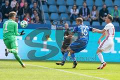 2. BL - Saison 2017/2018 - VFL Bochum - FC Ingolstadt 04 - Marcel Gaus (#19 FCI) - Lukas Hinterseer (#16 Bochum) - Orjan Nyland (#1 Torwart FCI) - Foto: Meyer Jürgen