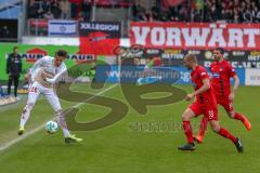 2. BL - Saison 2017/2018 - FC Heidenheim - FC Ingolstadt 04 - Stefan Kutschke (#20 FCI) - Timo Beermann (#33 Heidenheim) - Foto: Meyer Jürgen