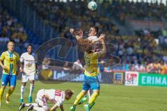 2. BL - Saison 2017/2018 - Eintracht Braunschweig - FC Ingolstadt 04 - Stefan Kutschke (#20 FCI) - Ken Reichel (#19 Braunschweig) - Foto: Meyer Jürgen