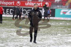 2. Bundesliga - 1. FC Kaiserslautern - FC Ingolstadt 04 - Cheftrainer Stefan Leitl (FCI) im Schneechaos