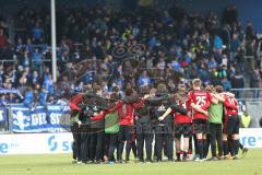 2. Bundesliga - Fußball - SV Darmstadt 98 - FC Ingolstadt 04 - Spiel ist aus, FCI enttäuscht 1:1 Remis Unentschieden, Besprechnung auf dem Spielfeld