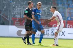 2. BL - Saison 2017/2018 - VFL Bochum - FC Ingolstadt 04 - Alfredo Morales (#6 FCI) foult Daniel Soares (#3 Bochum) - reklamiert beim Schiedsrichter - Foto: Meyer Jürgen