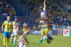 2. BL - Saison 2017/2018 - Eintracht Braunschweig - FC Ingolstadt 04 - Stefan Kutschke (#20 FCI) - Ken Reichel (#19 Braunschweig) - Foto: Meyer Jürgen