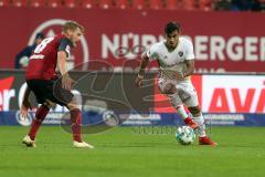 2. Bundesliga - Fußball - 1. FC Nürnberg - FC Ingolstadt 04 - Lucas Hufnagel (8 FCN) Darío Lezcano (11, FCI)