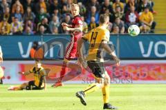 2. Bundesliga - Fußball - Dynamo Dresden - FC Ingolstadt 04 - Kopfball Sonny Kittel (10, FCI) Paul Seguin (19 Dresden)