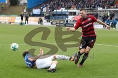 2. Bundesliga - Fußball - SV Darmstadt 98 - FC Ingolstadt 04 - Immanuel Höhn (21 Darmstadt) rechts Robert Leipertz (13, FCI)