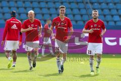 2. BL - Saison 2017/2018 - VFL Bochum - FC Ingolstadt 04 - Tobias Levels (#3 FCI) - Phil Neumann (#26 FCI) - Robert Leipertz (#13 FCI)  vor dem Spiel beim warm machen -Foto: Meyer Jürgen