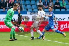 2. BL - Saison 2017/2018 - VFL Bochum - FC Ingolstadt 04 - Christian Träsch (#28 FCI) mit einem Rückpass zu Orjan Nyland (#1 Torwart FCI) - Diamantakas Dimitrias (#11 Bochum) -  Foto: Meyer Jürgen