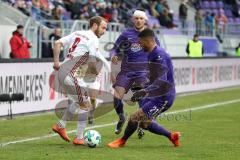 2. Bundesliga - Fußball - Erzgebirge Aue - FC Ingolstadt 04 - Moritz Hartmann (9, FCI) Kempe, Dennis (Aue 15) hinten rechts Cacutalua Malcolm (Aue 21)