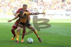 2. Bundesliga - Fußball - Dynamo Dresden - FC Ingolstadt 04 - Thomas Pledl (30, FCI) Niklas Hauptmann (36 Dresden)