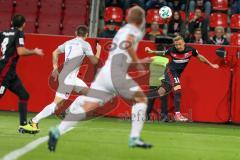 2. BL - Saison 2017/2018 - FC Ingolstadt 04 - 1. FC Heidenheim - Sonny Kittel (#10 FCI) beim Kopfball - Foto: Meyer Jürgen