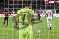 2. Bundesliga - Fußball - 1. FC Nürnberg - FC Ingolstadt 04 - Elfmeter Tor Jubel Darío Lezcano (11, FCI) gegen Torwart Thorsten Kirschbaum (1 FCN)