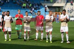 2. BL - Saison 2017/2018 - VFL Bochum - FC Ingolstadt 04 - Die Mannschaft bedankt sich bei den Fans nach dem Spiel  - Hauke Wahl (#25 FCI) - Stefan Kutschke (#20 FCI) - Alfredo Morales (#6 FCI) - Marvin Matip (#34 FCI) -  Foto: Meyer Jürgen