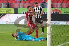 2. Bundesliga - Fußball - SV Sandhausen - FC Ingolstadt 04 - 1:0 -Chance verpasst Antonio Colak (7, FCI) kommt zu spät Torwart Schuhen, Marcel (16 SV) war schneller