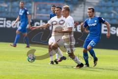 2. BL - Saison 2017/2018 - VFL Bochum - FC Ingolstadt 04 - Tobias Schröck (#21 FCI) - Kevin Stöger (#22 Bochum) -  - Foto: Meyer Jürgen