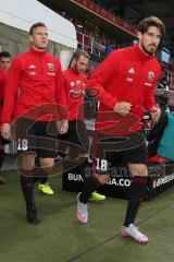 2. BL - Saison 2017/2018 - FC Ingolstadt 04 - 1. FC Heidenheim - Marcel Gaus (#19 FCI) - Roman Bregerie (#18 FCI) gehen zum warm machen vor dem Spiel  - Foto: Meyer Jürgen