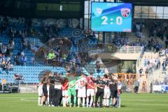 2. BL - Saison 2017/2018 - VFL Bochum - FC Ingolstadt 04 - Die Mannschaft bildet einen Kreis nach dem Spiel - Foto: Meyer Jürgen