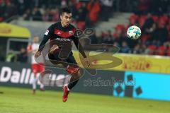 2. Bundesliga - Fußball - Jahn Regensburg - FC Ingolstadt 04 - Darío Lezcano (11, FCI) Sprung Ballannahme