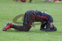 2. BL - Saison 2017/2018 - 1.FC Kaiserslautern - FC Ingolstadt 04 - Dario Lezcano (#11 FCI) am Boden - Foul - Foto: Meyer Jürgen