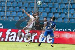 2. BL - Saison 2017/2018 - VFL Bochum - FC Ingolstadt 04 - Dario Lezcano (#11 FCI) - Daniel Soares (#3 Bochum) - Foto: Meyer Jürgen