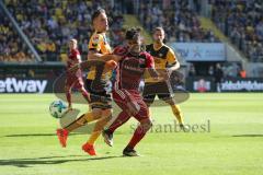 2. Bundesliga - Fußball - Dynamo Dresden - FC Ingolstadt 04 - Zweikampf Jannik Müller (18 Dresden) Darío Lezcano (11, FCI)