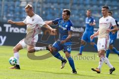 2. BL - Saison 2017/2018 - VFL Bochum - FC Ingolstadt 04 - Tobias Schröck (#21 FCI) - Kevin Stöger (#22 Bochum) -  - Foto: Meyer Jürgen