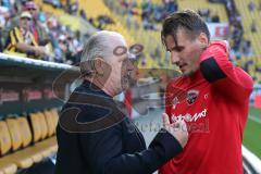 2. Bundesliga - Fußball - Dynamo Dresden - FC Ingolstadt 04 - Unentschieden 2:2, Gespräch nach dem Spiel, Vorsitzender des Vorstandes Peter Jackwerth (FCI) und Stefan Kutschke (20, FCI)