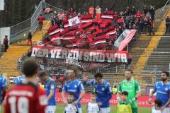 2. Bundesliga - Fußball - SV Darmstadt 98 - FC Ingolstadt 04 - mitgereiste Ingolstädter Fans, Jubel Fahnen Spruchband Choreo