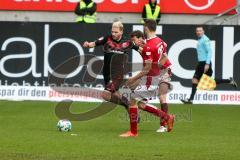 2. BL - Saison 2017/2018 - 1.FC Kaiserslautern - FC Ingolstadt 04 - Robert Leipertz (#13 FCI) - Marius Müller Torwart (#24 Kaiserslautern) - Christoph Moritz (#29 Kaiserslautern) - Foto: Meyer Jürgen