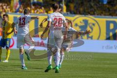 2. BL - Saison 2017/2018 - Eintracht Braunschweig - FC Ingolstadt 04 - Robert Leipertz (#13 FCI) schiesst den 0:1 Führungstreffer - Stefan Kutschke (#20 FCI) - Marcel Gaus (#19 FCI) - jubel - Foto: Meyer Jürgen