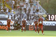 2. Bundesliga - Fußball - SV Sandhausen - FC Ingolstadt 04 - 1:0 - Tor für Sandhausen, hängende Köpfe beim FCI, vorne Stefan Kutschke (20, FCI) und hinten Jubel beim SVS