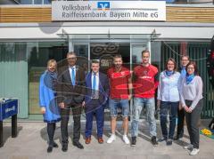 2. BL - Saison 2017/2018 - FC Ingolstadt 04 - Autogrammstunde bei der Raiffeisenbank Zweigstelle  - Am Pulver Ingolstadt mit Robert Leipertz (#13 FCI) und Marco Knaller (Torwart #16 FCI) rechts - Foto: Markus Banai