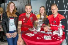 2. BL - Saison 2017/2018 - FC Ingolstadt 04 - Autogrammstunde bei der Raiffeisenbank Zweigstelle  - Am Pulver Ingolstadt mit Robert Leipertz (#13 FCI) und Marco Knaller (Torwart #16 FCI) rechts - Foto: Markus Banai