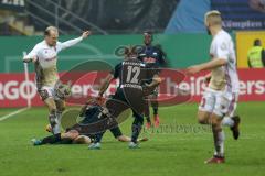 DFB-Pokal - SC Paderborn 07 - FC Ingolstadt 04 - Zweikampf Tobias Levels (3, FCI) Herzenbruch, Felix (Paderborn 12)