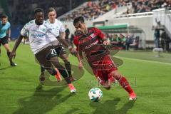 DFB Pokal - Fußball - SpVgg Greuther Fürth - FC Ingolstadt 04 - Khaled Narey (21 Fürth) Darío Lezcano (11, FCI) Zweikampf