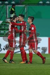 DFB Pokal - Fußball - SpVgg Greuther Fürth - FC Ingolstadt 04 - Tor mitte Alfredo Morales (6, FCI) links gratuliert Christian Träsch (28, FCI)  und rechts Stefan Lex (14, FCI)