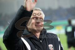 DFB-Pokal - SC Paderborn 07 - FC Ingolstadt 04 - Geschäftsführer Harald Gärtner (FCI) winkt