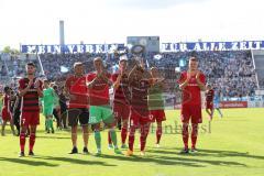 DFB Pokal - Fußball - TSV 1960 München - FC Ingolstadt 04 - Sieg 1:2, Jubel bei Ingolstadt, Team bedankt sich bei den mitgereisten Fans, Robert Leipertz (13, FCI) Phil Neumann (26, FCI) Torwart Martin Hansen (35, FCI) Almog Cohen (8, FCI) Max Christiansen