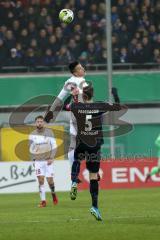 DFB-Pokal - SC Paderborn 07 - FC Ingolstadt 04 - Alfredo Morales (6, FCI) Strohdiek, Christian (Paderborn 5) Kopfball Duell