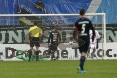 DFB-Pokal - SC Paderborn 07 - FC Ingolstadt 04 - Torwart Örjan Haskjard Nyland (1, FCI) fängt den Ball von Srbeny, Dennis (Paderborn 18) Marcel Gaus (19, FCI)