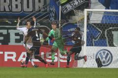 DFB-Pokal - SC Paderborn 07 - FC Ingolstadt 04 - Torwart Örjan Haskjard Nyland (1, FCI) fängt den Ball Antwi-Adjej, Christopher (Paderborn 22) Wassey, Massih (Paderborn 4) Tobias Levels (3, FCI)