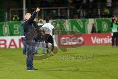 DFB Pokal - Fußball - SpVgg Greuther Fürth - FC Ingolstadt 04 - Vorsitzender des Vorstandes Peter Jackwerth (FCI) bedankt sich bei den Fans