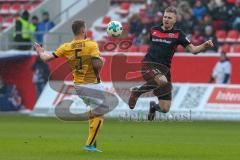 2. BL - Saison 2017/2018 - FC Ingolstadt 04 - Dynamo Dresden - Robert Leipertz (#13 FCI) - Manuel Konrad (#5 Dresden) - Foto: Meyer Jürgen