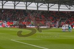 2. BL - Saison 2017/2018 - FC Ingolstadt 04 - FC St. Pauli - Die Mannschaft bildet einen Kreis vor dem Spiel - Foto: Meyer Jürgen